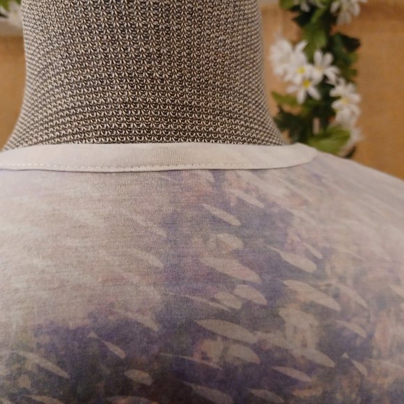 👕ARTW Embellished Tunic👕 - Picture 10 of 16